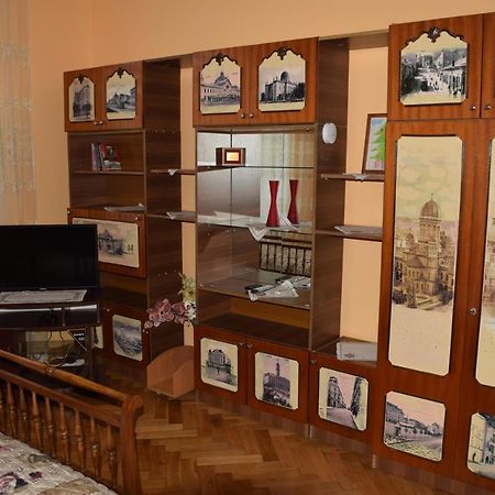 Apartment Orgelsaal Chernivtsi Bagian luar foto